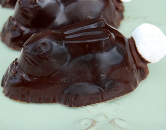 Watch Lee make adorable Chocolate Ganache Bunnies 