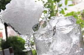 The Importance of Ice in Cocktails