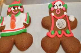 Decorating Gingerbread Men